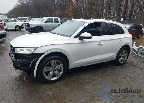 2018 Audi Q5 2.0T Premium/2.0T Tech Premium z USA, uszkodzony, nr VIN WA1BNAFY7J2209555